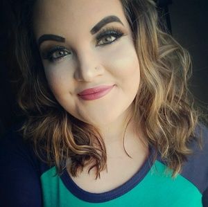 Meet your Posher, Holly